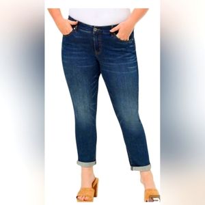 NWT Torrid Boyfriend Straight Vintage Stretch Size 30 XT